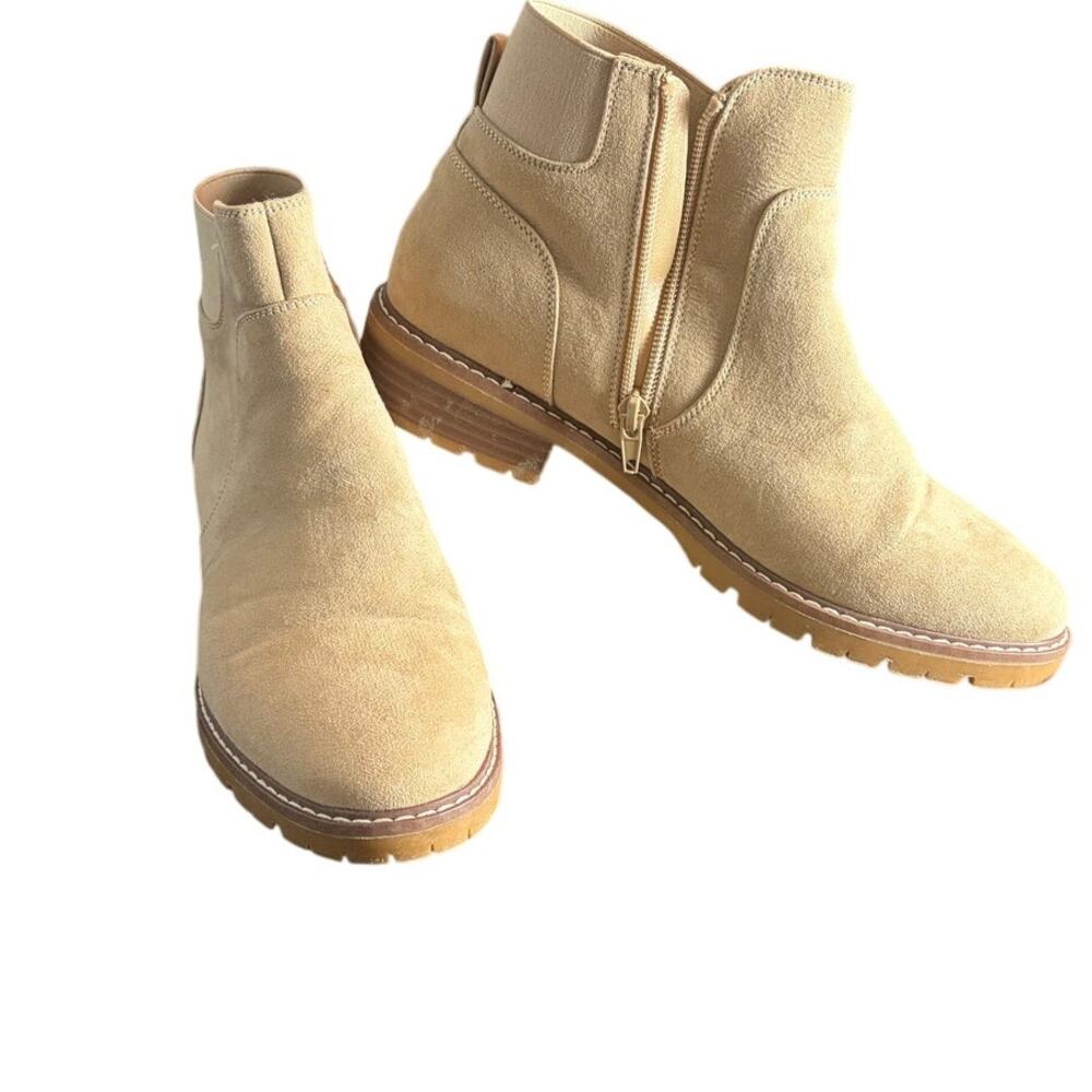 Rocket Dog Taupe Suede Ankle Boots Size 8.5 Side Zip Lug Sole Chelsea Booties